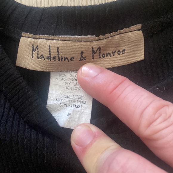 Madeline & Monroe Cute Black Top - Picture 3 of 3
